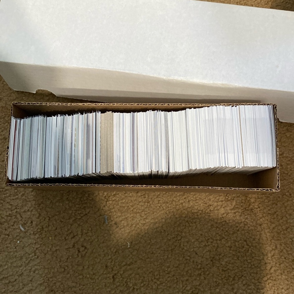 COPY - 200+ Variety Sports Cards.
NFL
MLB